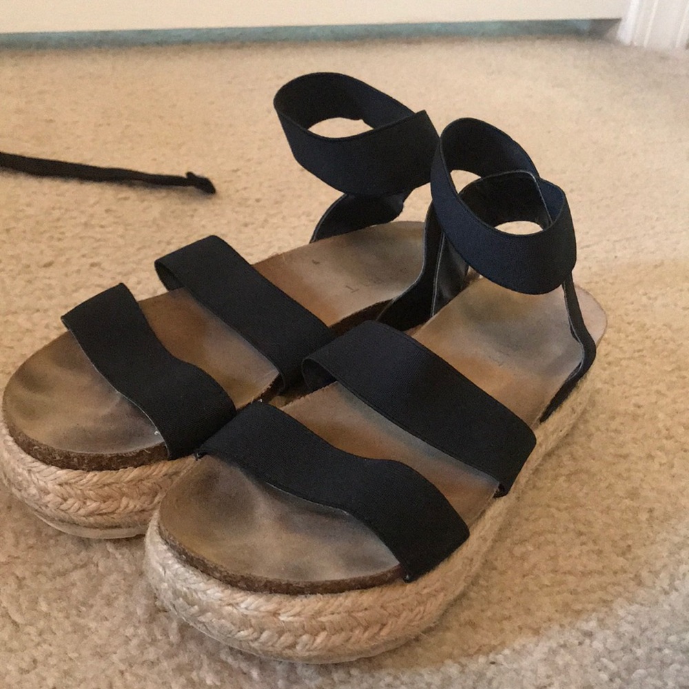 Black Strap Summer Sandals